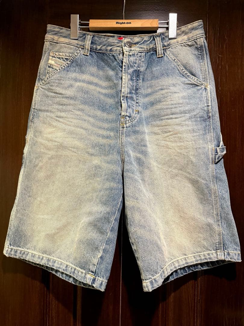 DIESEL 「D-LIVERY-SHORT」 メンズ ショートパンツ デニム