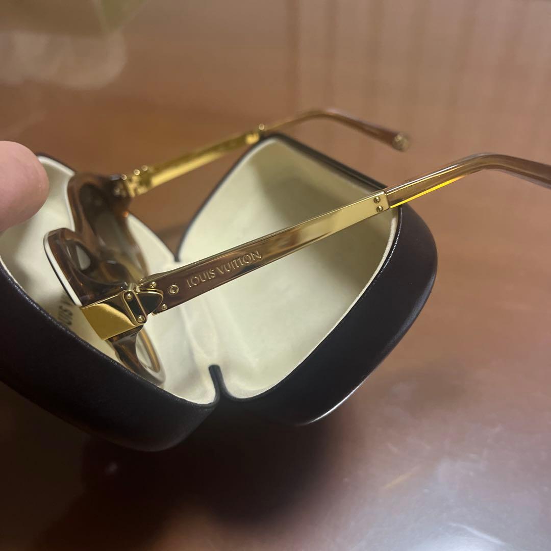 LOUIS VUITTON ラウンド型サングラス