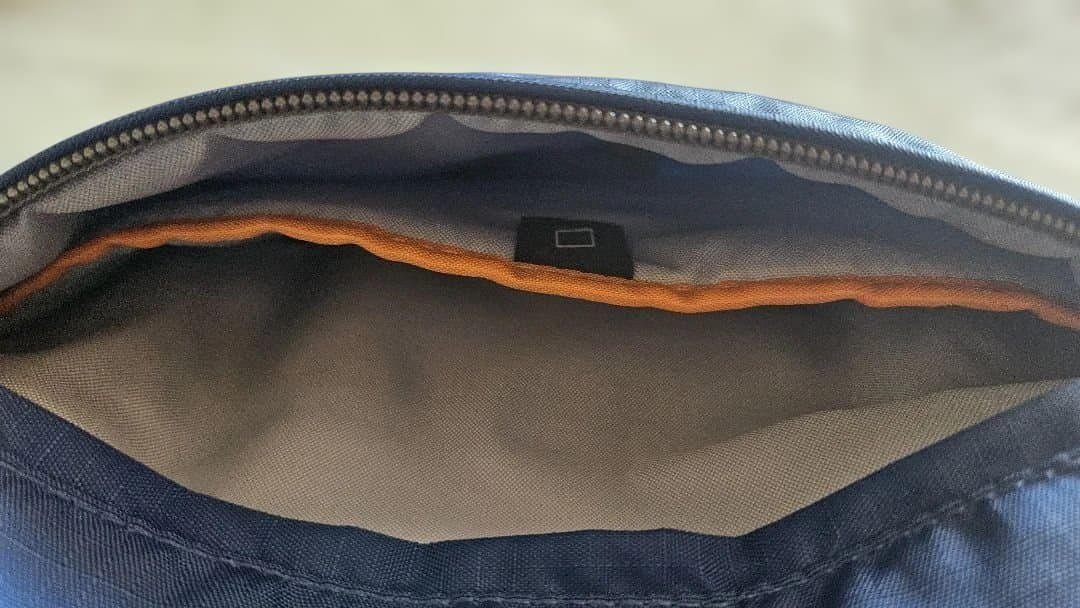 Lowepro カメラリュック フォトハッチバックBP 150AWⅡ　ネイビー