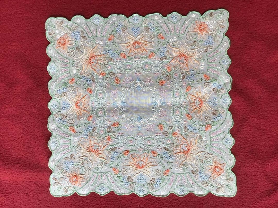 汕頭 刺繍とレースのホワイト、多色 ハンカチセット スワトウ 5枚
