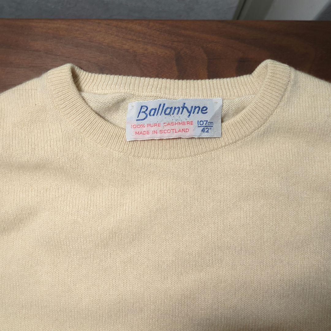 Ballantyne クルーネックニッㇳ、ホワイト系