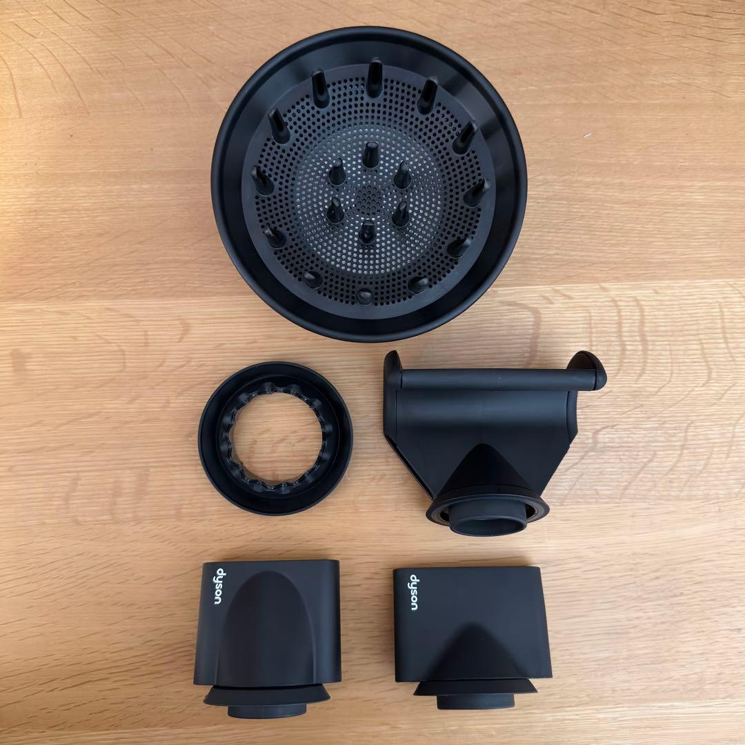 Dyson ドライヤー Supersonic Ionic ブラック ニッケル