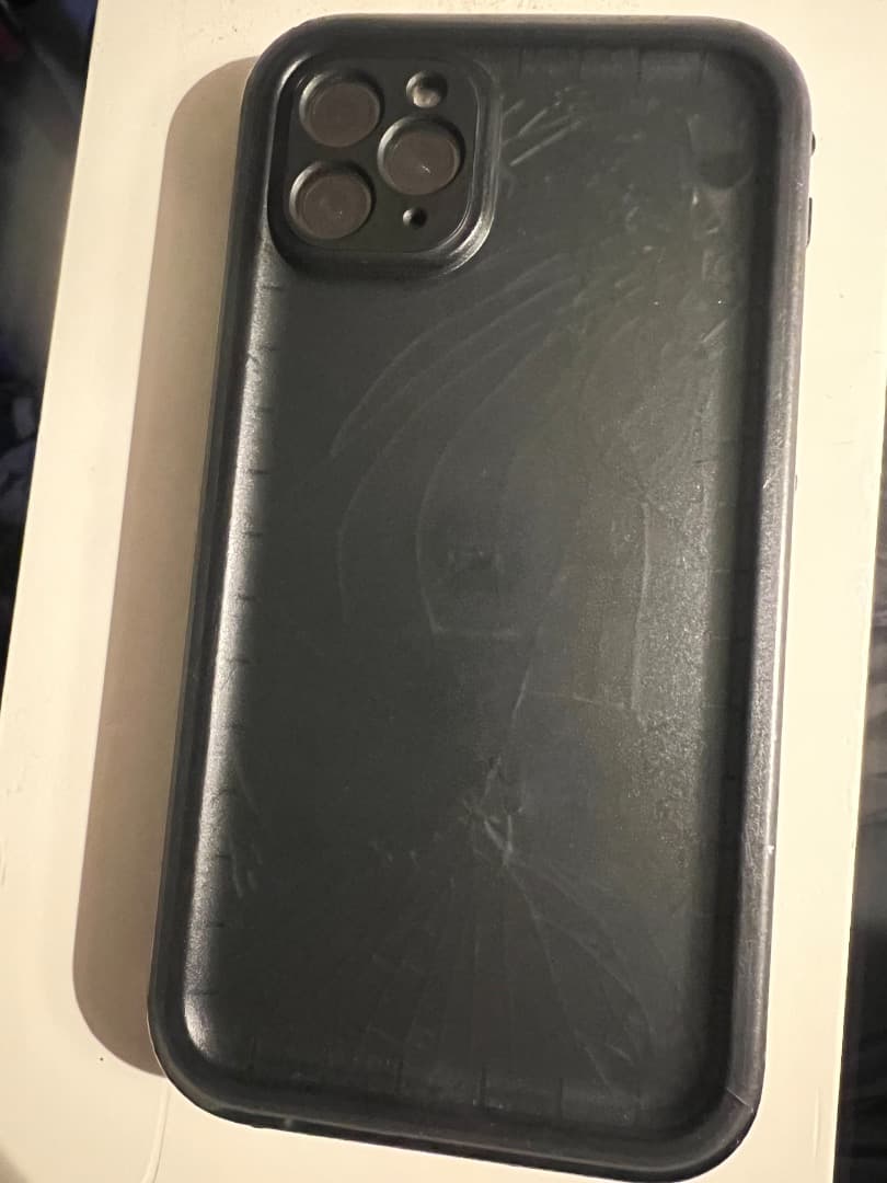 iPhone 11 pro max 画面割れ