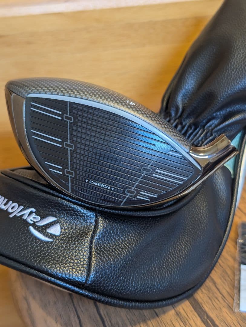 日本正規品 テーラーメイド QI35ドライバー 9度のヘッドと未使用ヘッドカバー