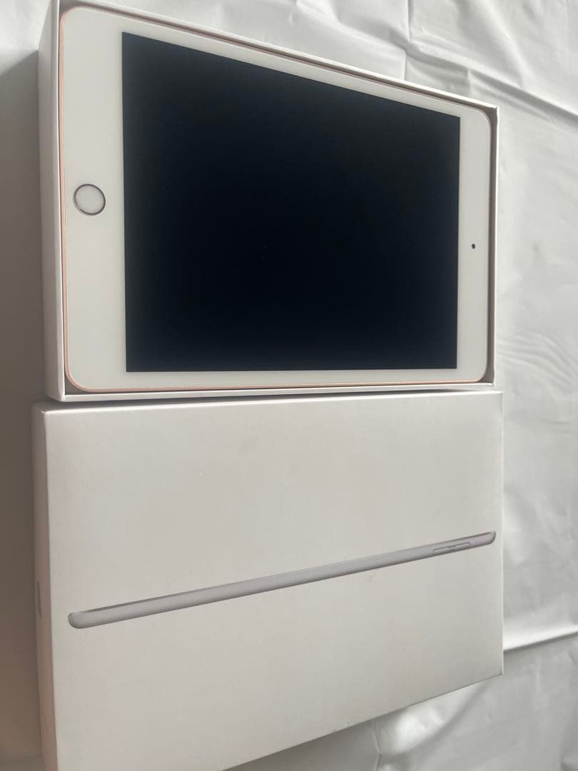 IPad mini5 Wi-Fi+Cellular 64GBゴールドSimフリ-