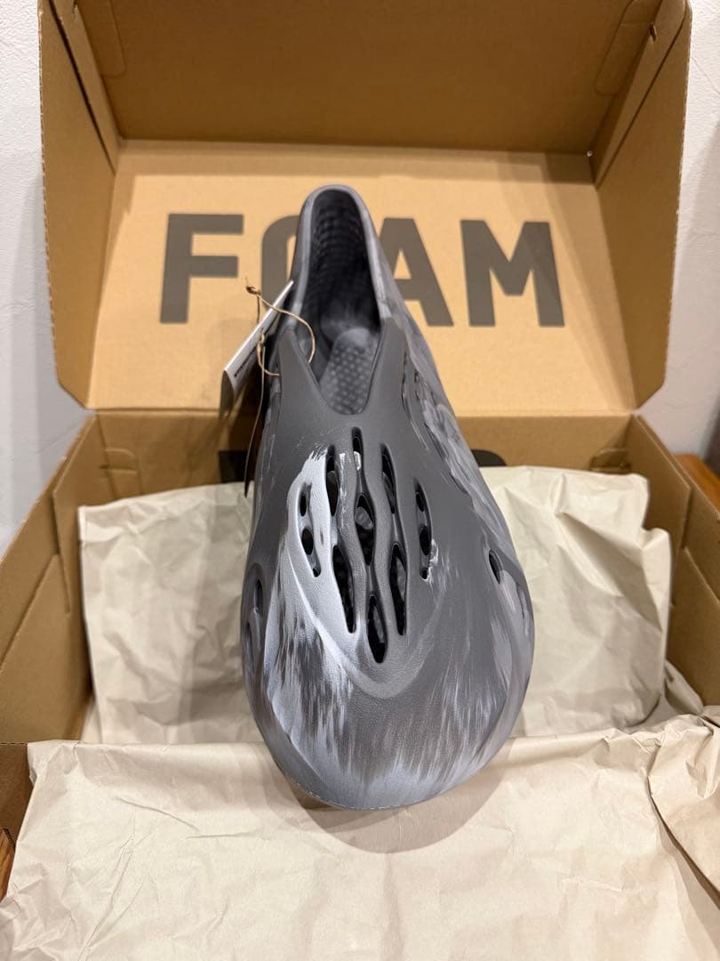 靴 adidas yeezy foam runner 28.5cm