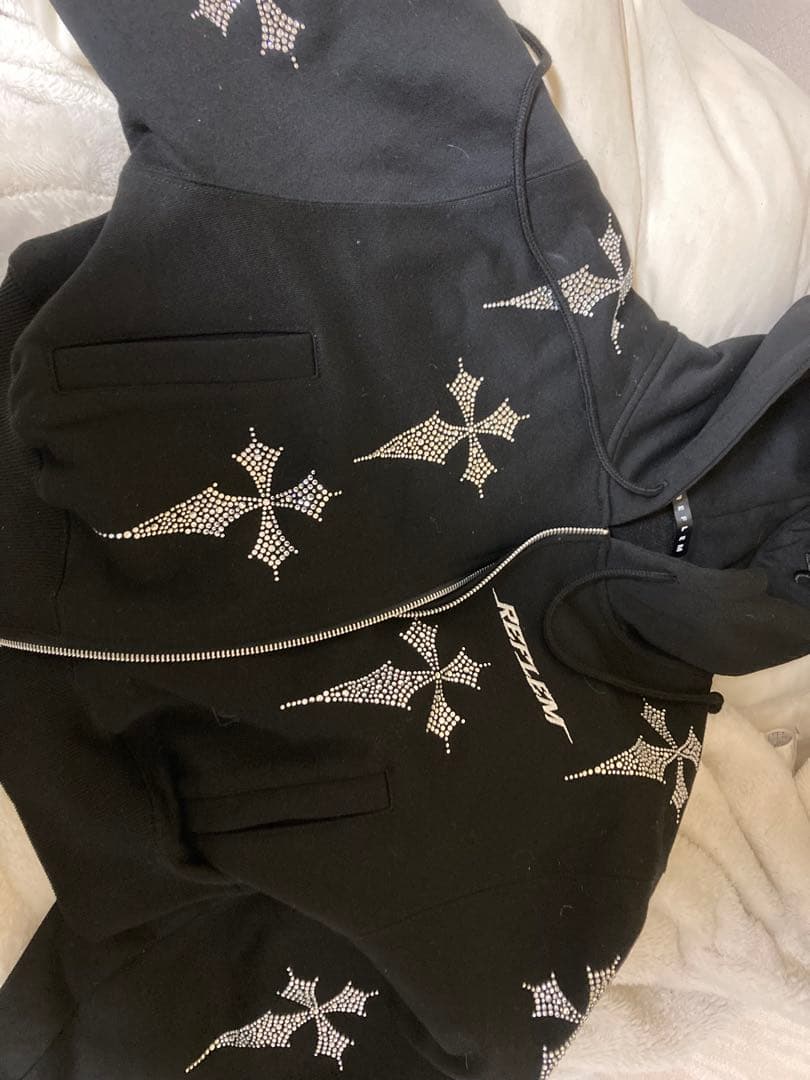 (大幅値下中)REFLEM クロスラインストーン ZIPパーカー