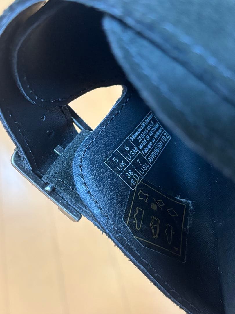 Dr. Martens ブラックサンダル