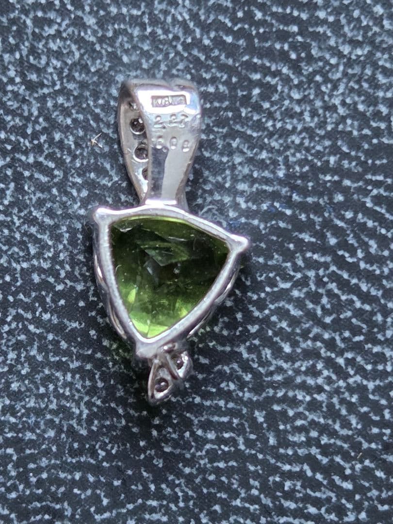 2.0ct K18WG ★2.1g★ペリドット ペンダントトップ