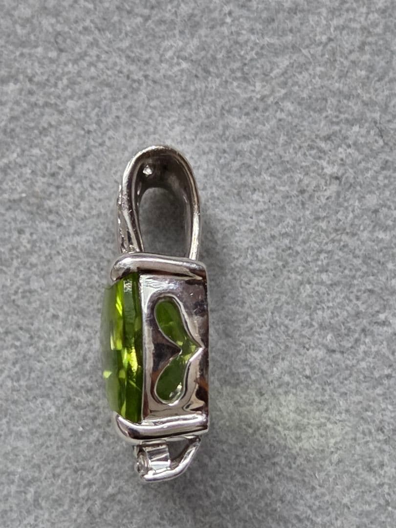 2.0ct K18WG ★2.1g★ペリドット ペンダントトップ