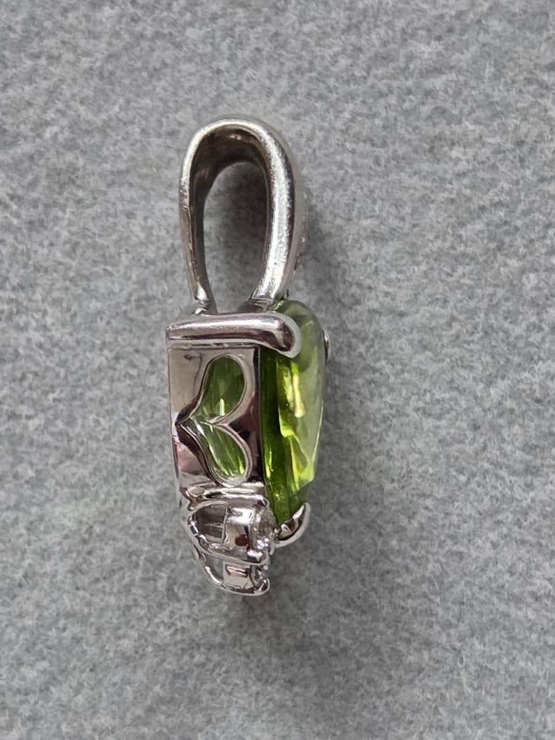 2.0ct K18WG ★2.1g★ペリドット ペンダントトップ