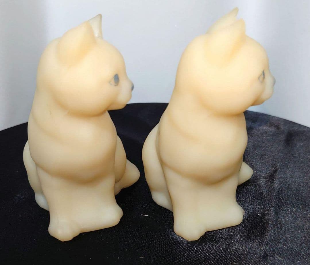 FENTON 花柄 カスタードサテンガラス 2つセット 1匹耳負傷