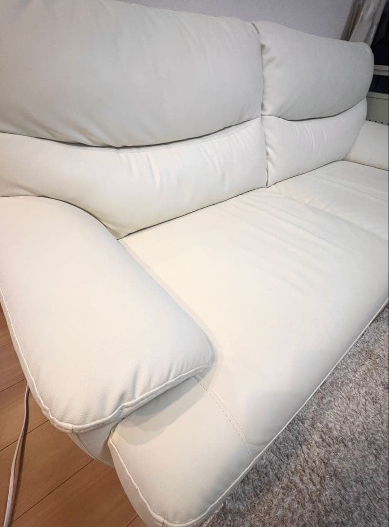 ニトリ ホワイト合皮 3人掛けソファ