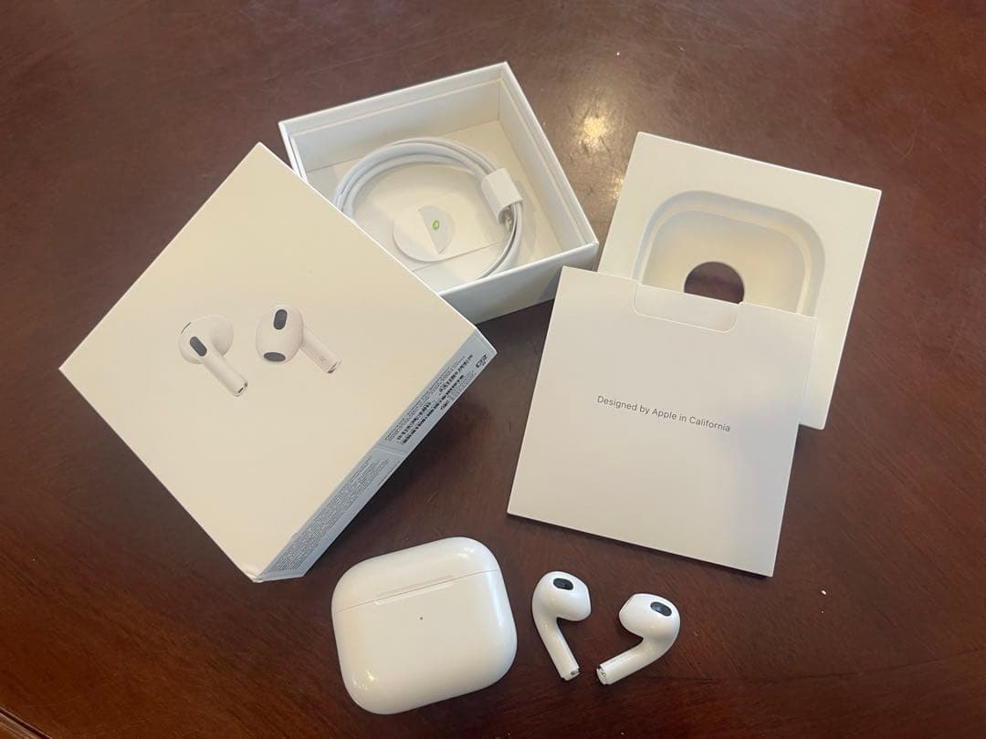 Apple AirPods（第３世代）正規品