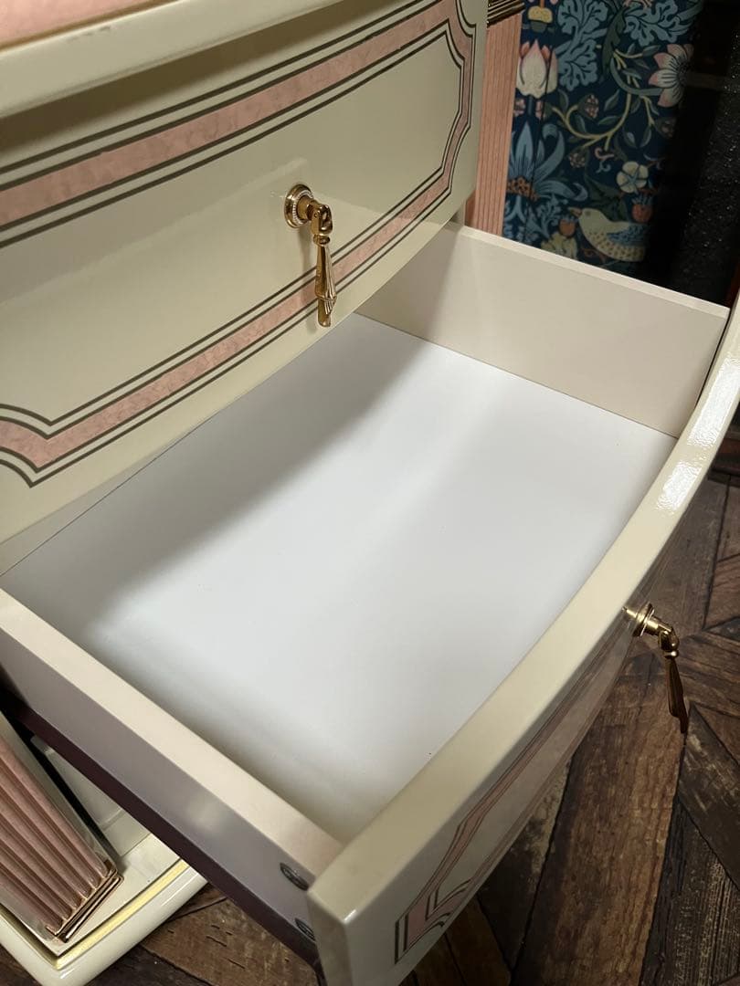 3段 チェスト 白家具 姫系 ロココ調 ピンク インテリア 箪笥 ミニチェスト