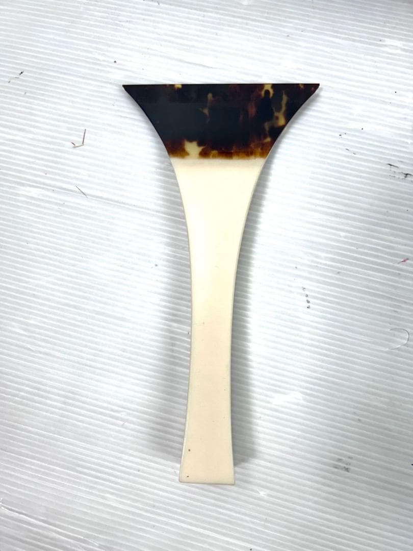 高級綾杉胴　中棹地唄三味線　金細　紅木製　1本溝　天然皮　正寸　東触り　ケース