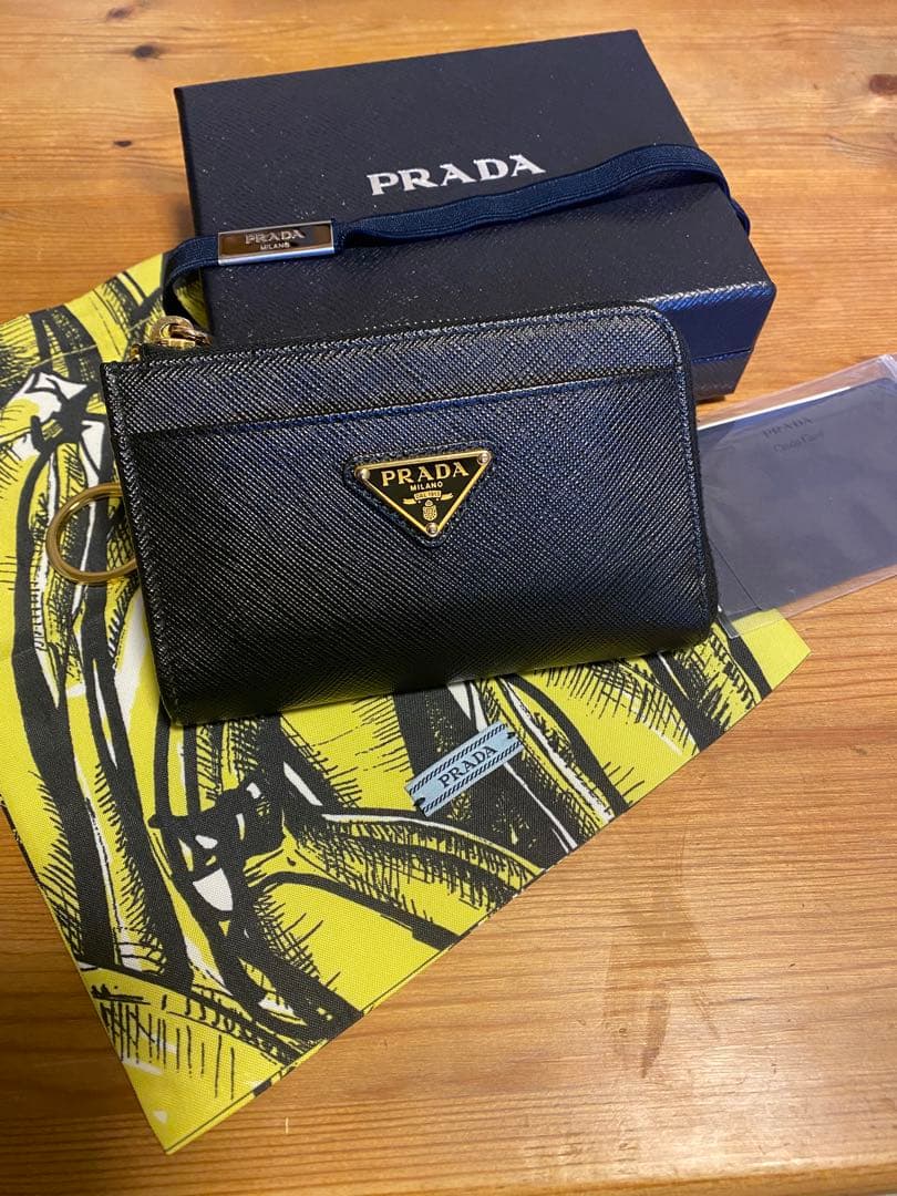 ◆プラダキーリング付きケース◆