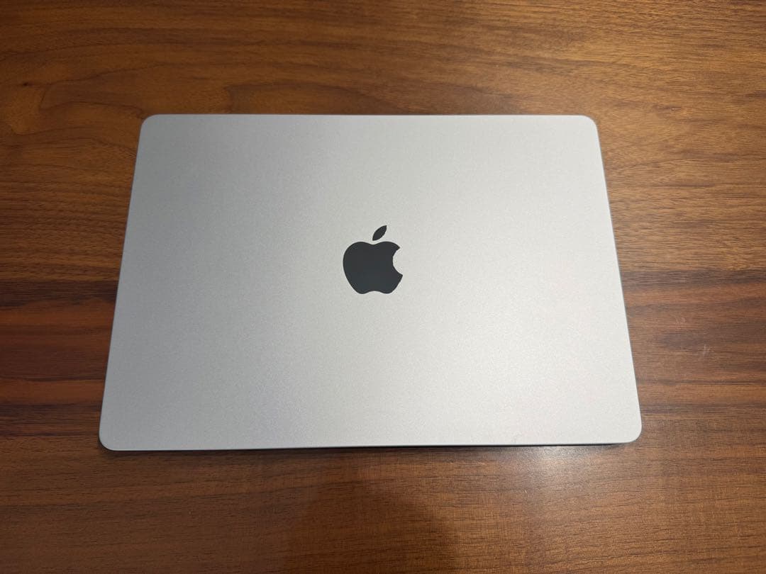 MacBook 13 インチ M2 シルバー