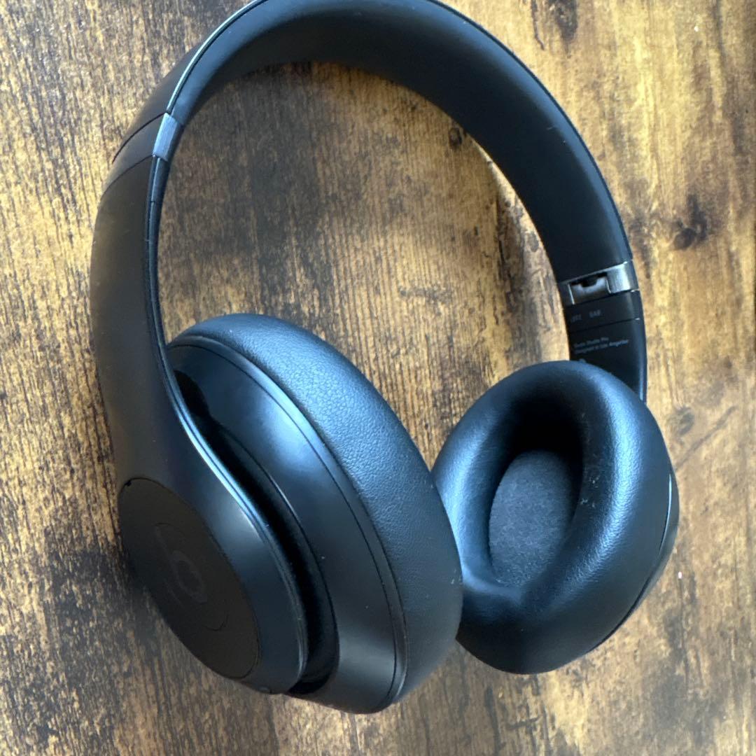 BeatsStudio Pro ブラック