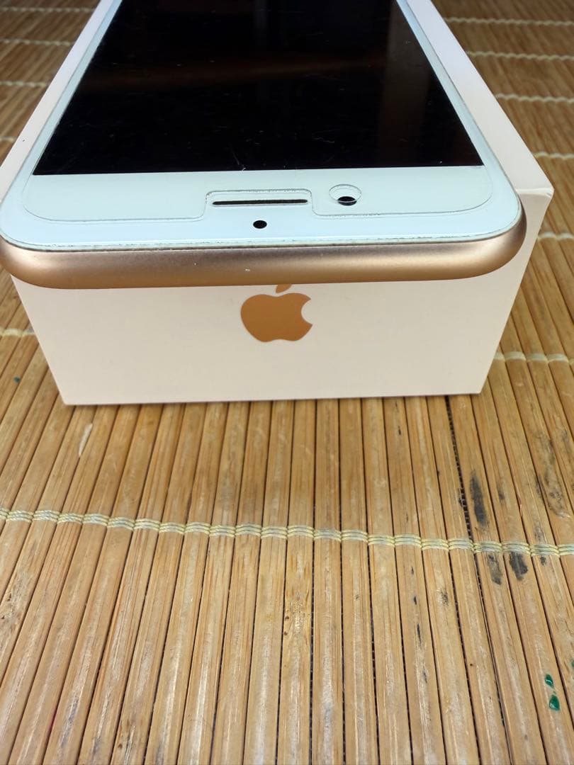 iPhone8 64GB ゴールド