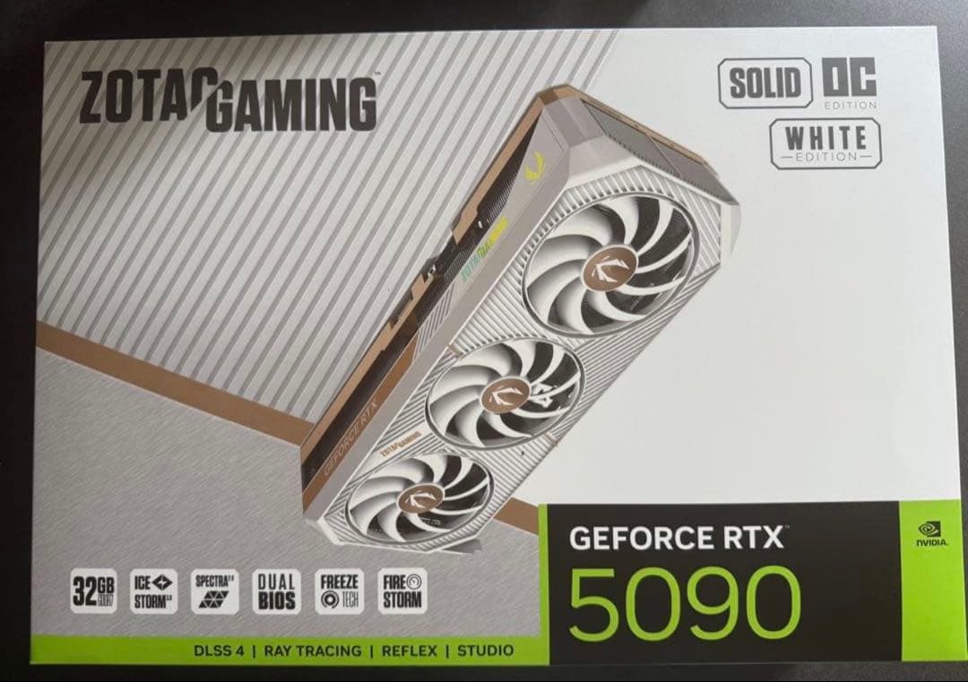 RTX 5090 ZOTAC 白 インテリア APP操作／音に反応