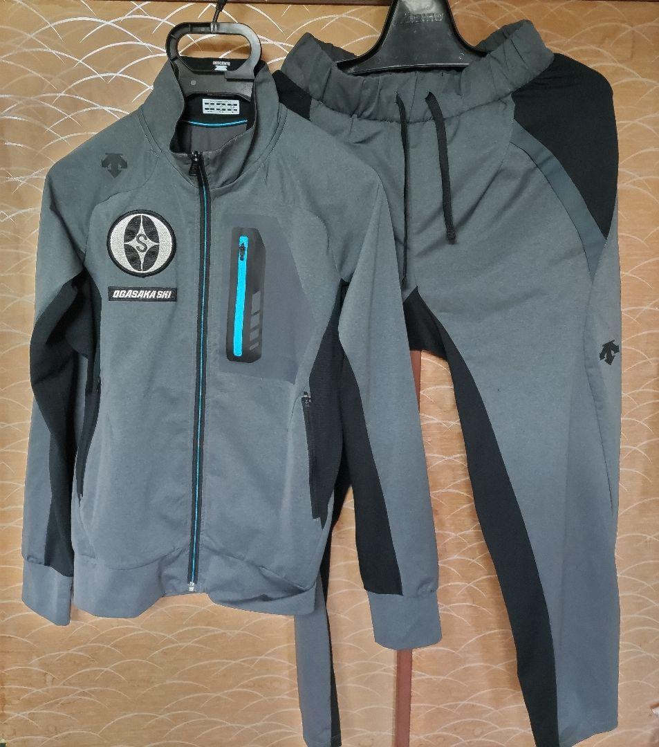 極美良品 ほぼ新古品 オガサカ デサント トレーニングジャージ上下