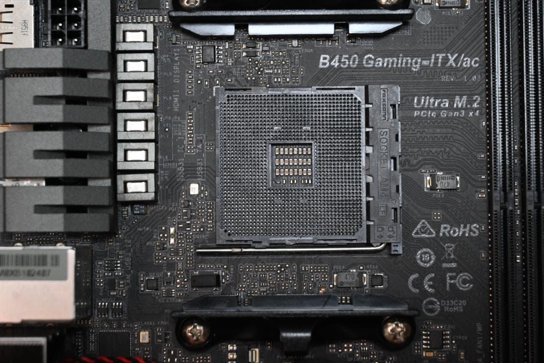 FATAL1TY B450 GAMING-ITX/AC AM4ソケット