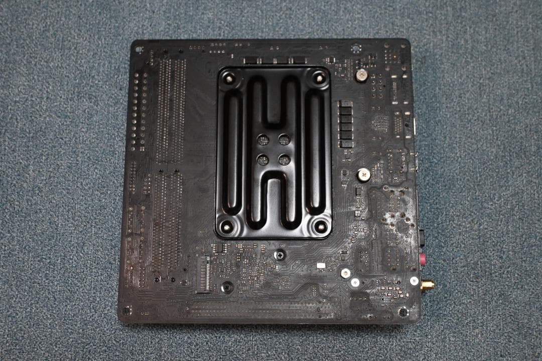 FATAL1TY B450 GAMING-ITX/AC AM4ソケット