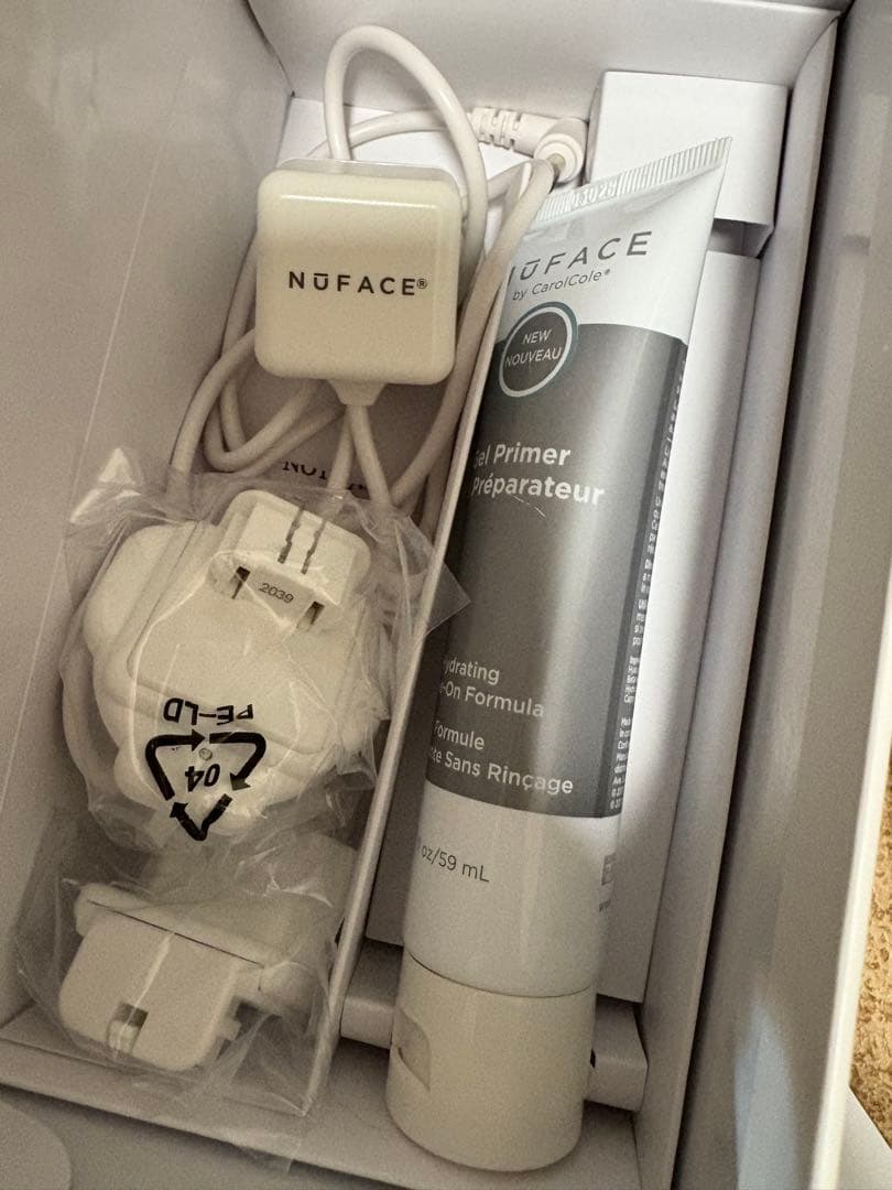 NuFACE ミニ フェイシャル トーニング（美顔器）