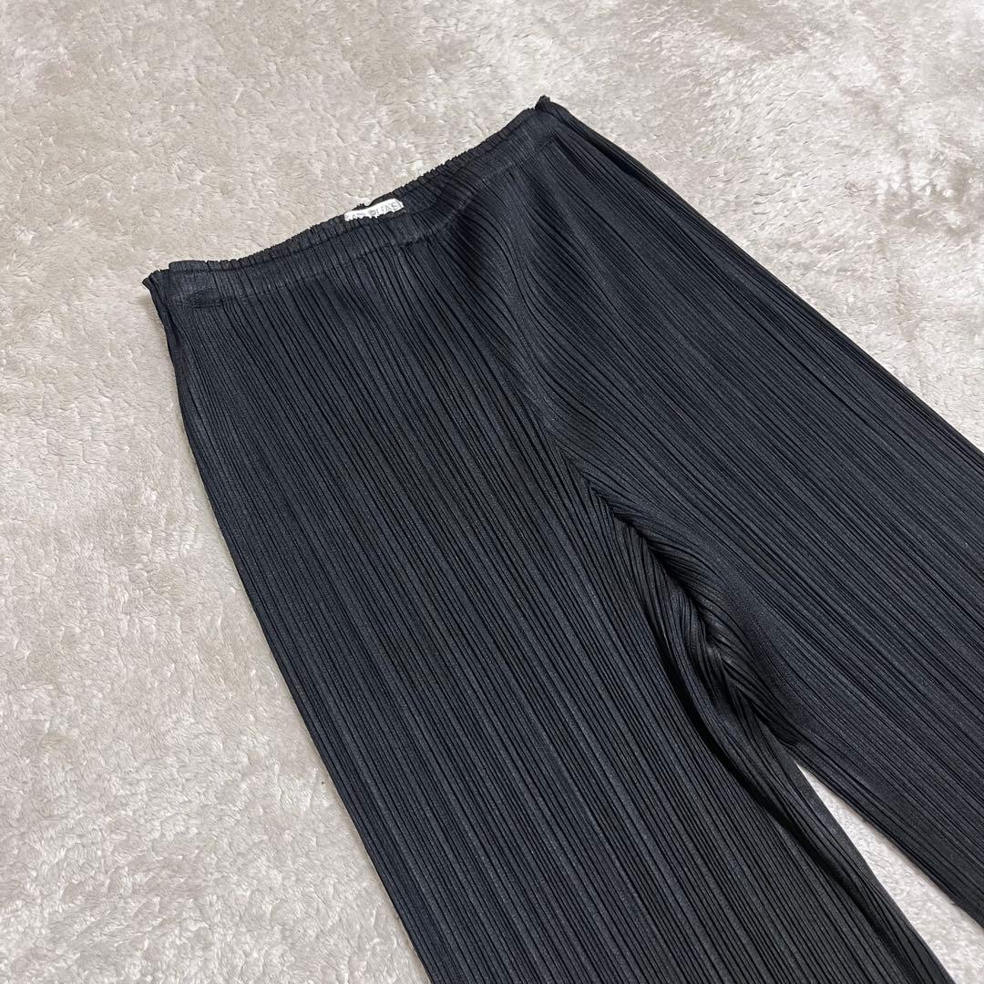 みん　　イッセイミヤケ　黒　ブラック　ストレートパンツ