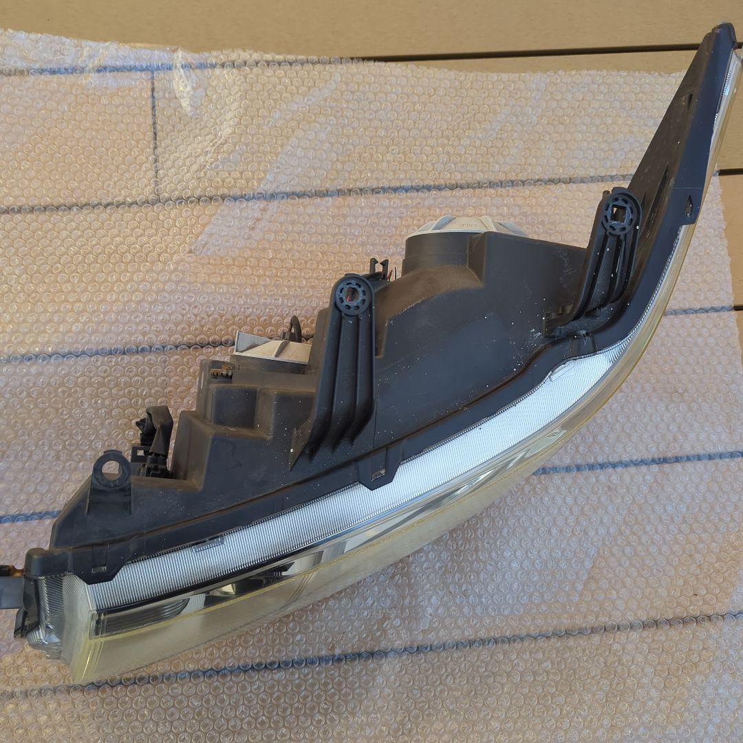 デリカD5　ヘッドライト　左右　CV5W　前期　100-87918　バラスト付