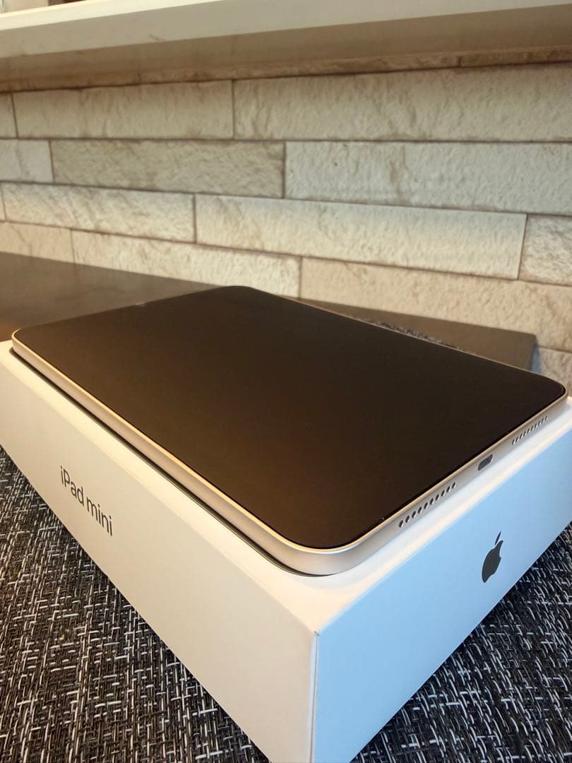 【美品】iPad mini（A17Pro）128GBWi-Fi スターライト本体