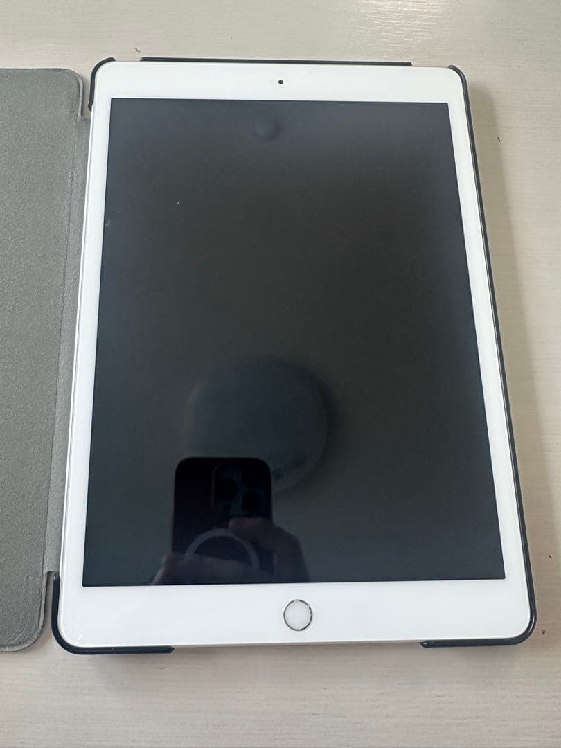 【未使用】Apple iPad シルバー 本体　第7世代　32GB