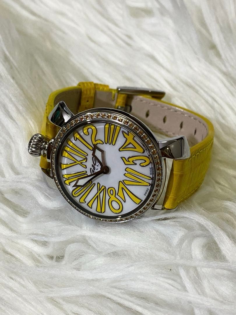 GaGa MILANO 6025.06 イエローストーン付きモデル