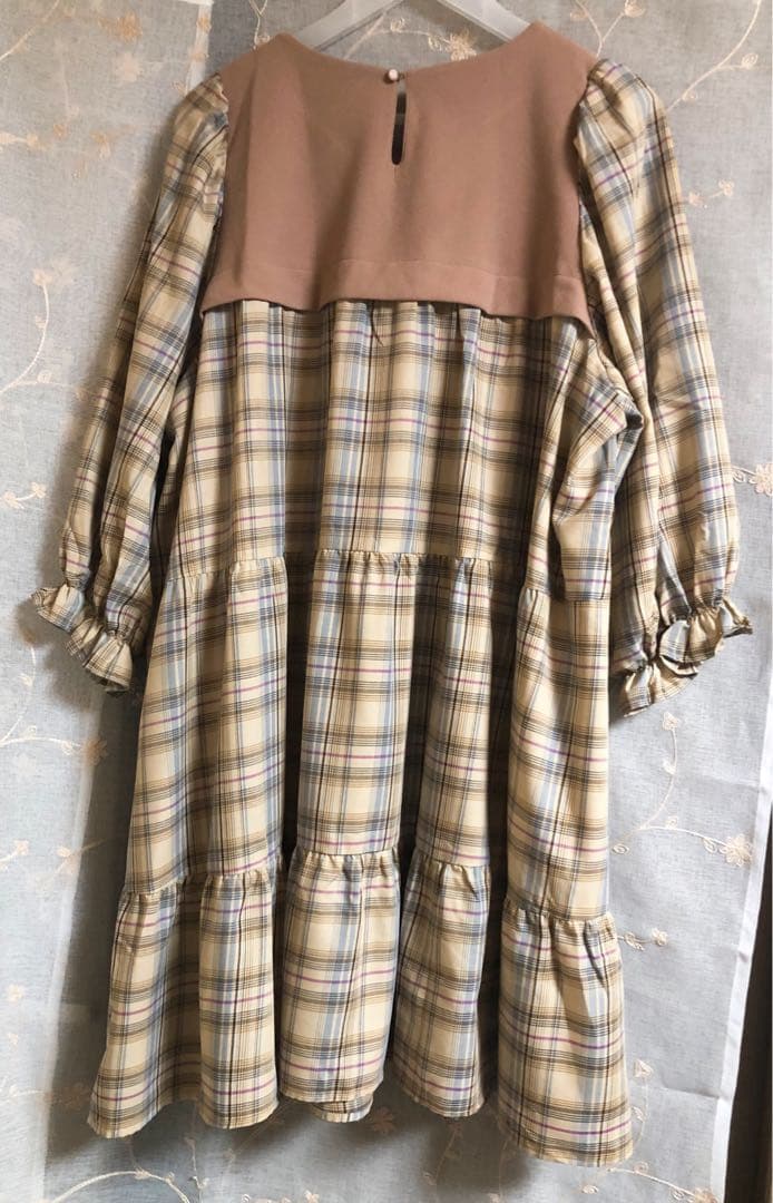 美品ローズティアラチェック切替ドッキングチュニックワンピ大きいサイズ46ベージュ