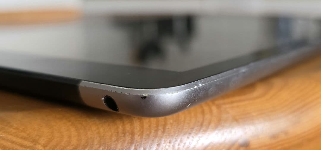 【ジャンク】Apple iPad 第６世代 A1954 本体 シルバー 起動不可