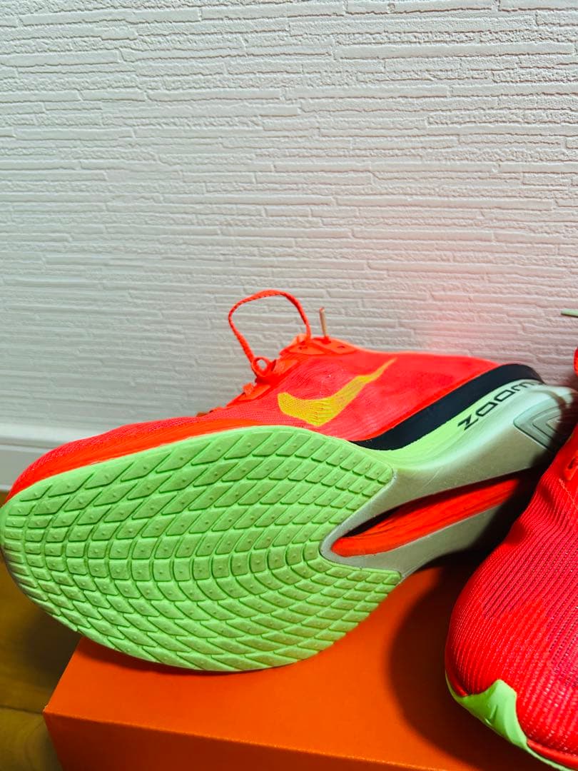 NIKE ヴェイパーフライ4 (26.0cm)