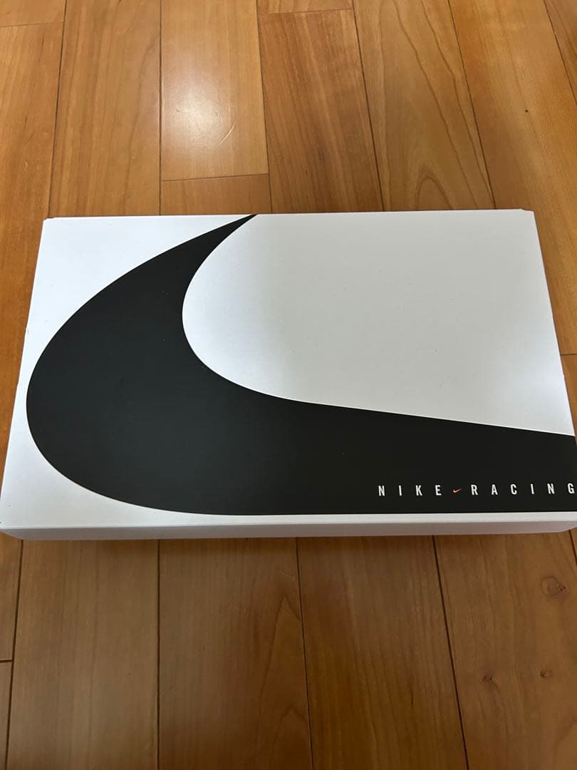 NIKE ヴェイパーフライ4 (26.0cm)