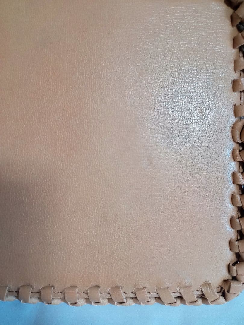 RENキャメル やぎ革メッシュバッグ タッセル付き