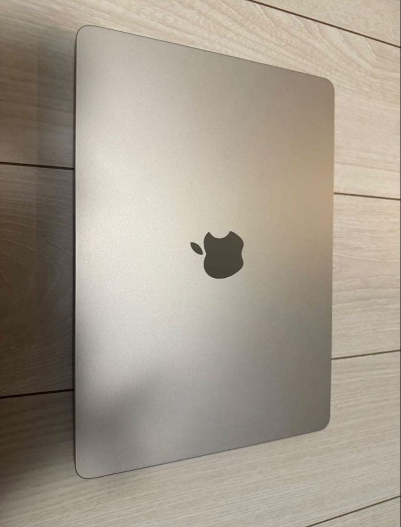 【充電19回】13インチ MacBook Air M2 スターライト