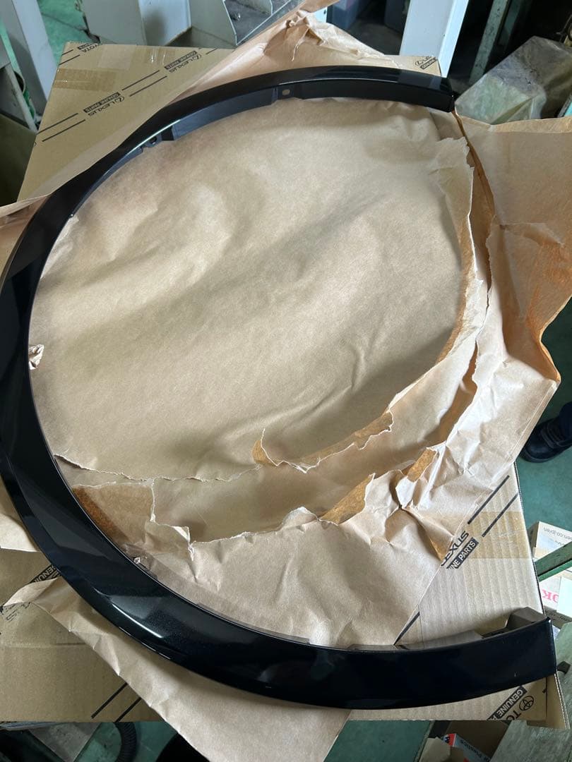 純正部品 60プリウスＺ用　アーチモールフロント・リア4枚セット　艶ありブラック