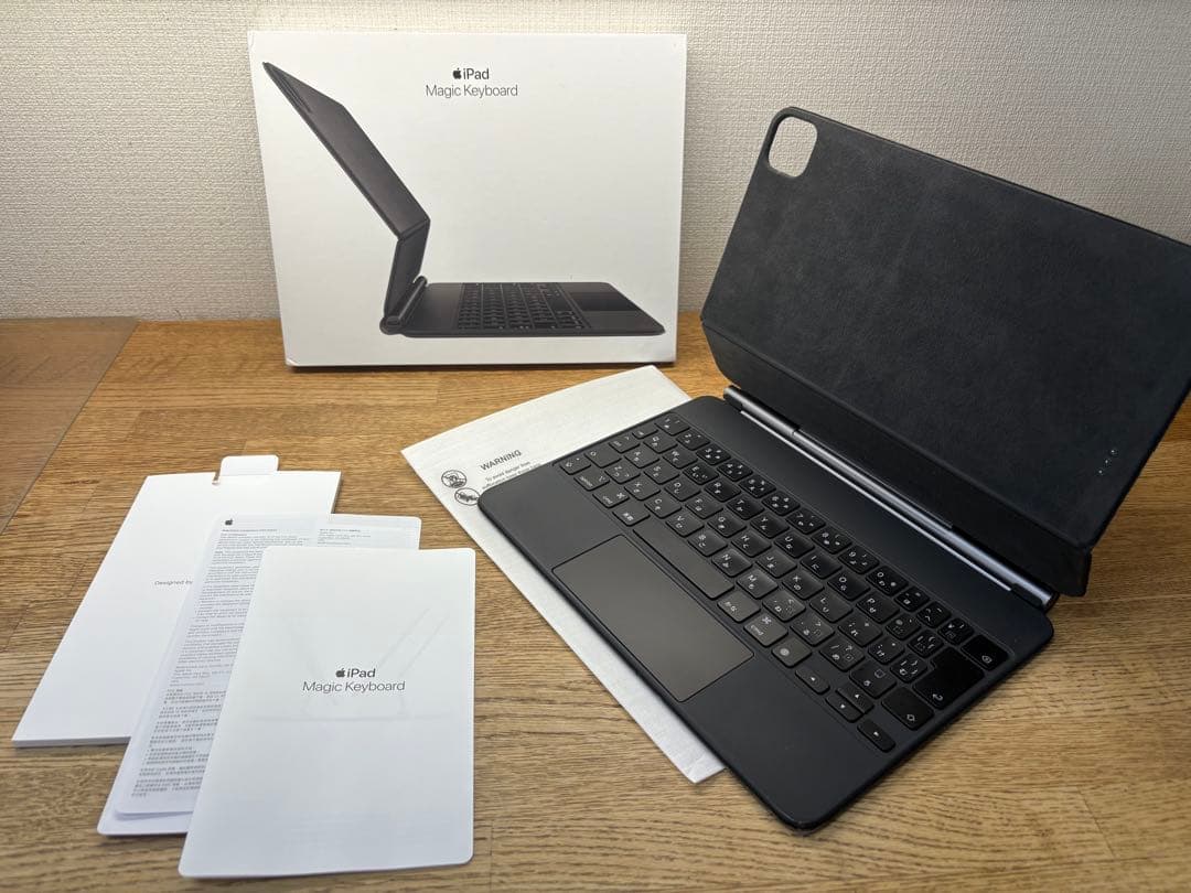 ● iPad Magic Keyboard MXQT2J/A A2261 ●