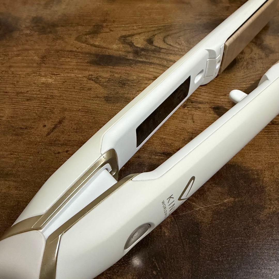 絹女 KANUJO ストレートヘアアイロン ホワイト