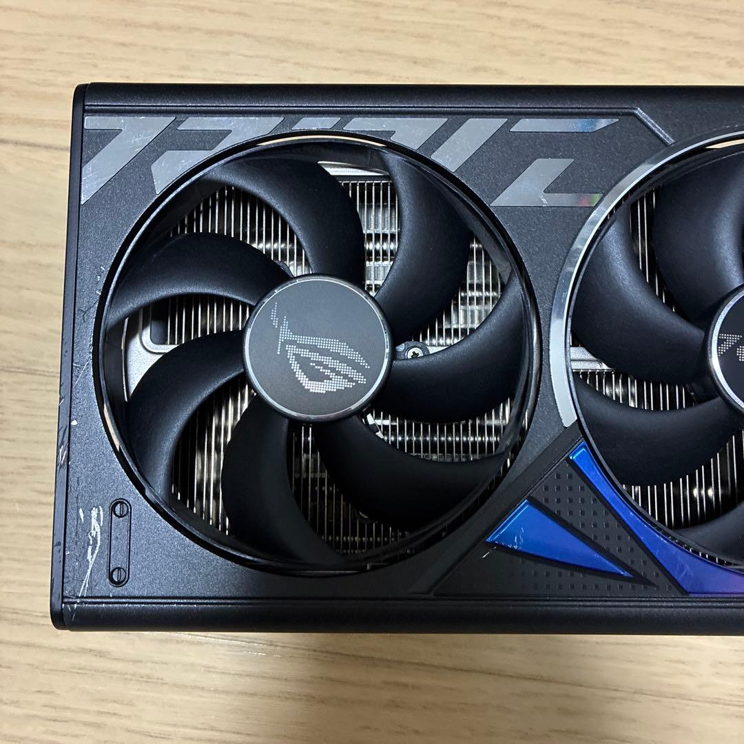 ASUS RTX 4090 ヒートシンク　3連　ファン　バックプレート　LED