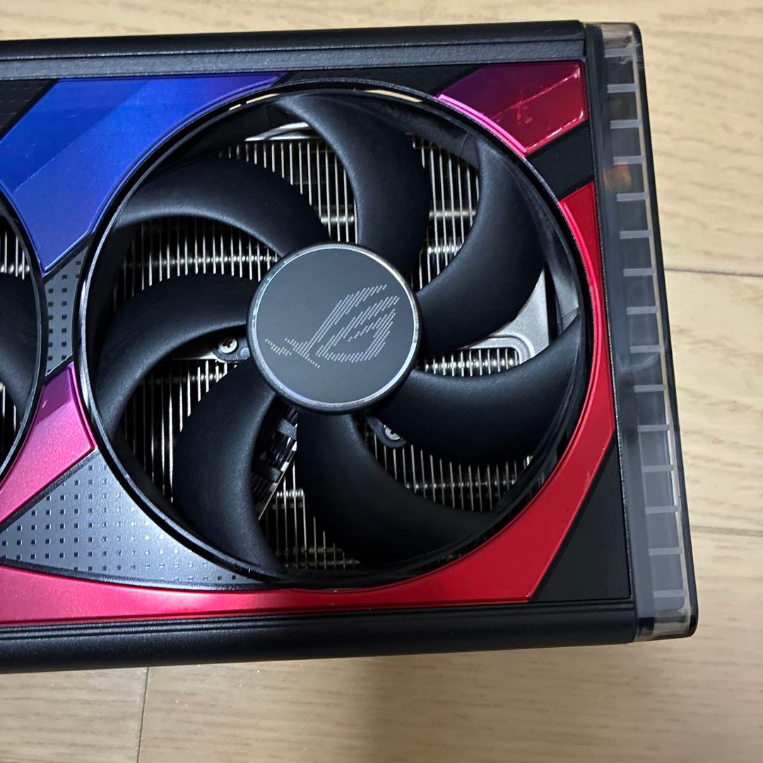 ASUS RTX 4090 ヒートシンク　3連　ファン　バックプレート　LED