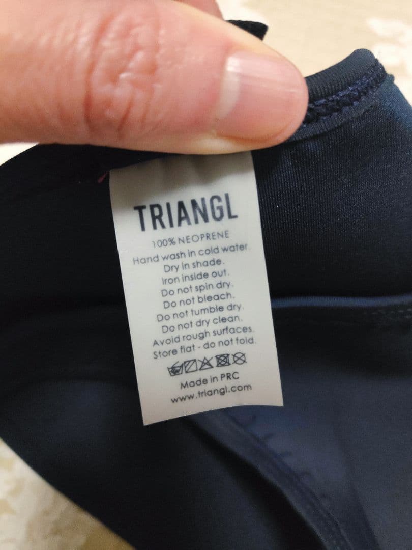 新品 未使用 TRIANGL ビキニ 水着 ブラック セパレート オーストラリア