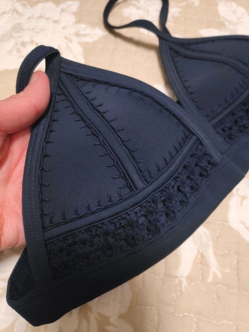 新品 未使用 TRIANGL ビキニ 水着 ブラック セパレート オーストラリア