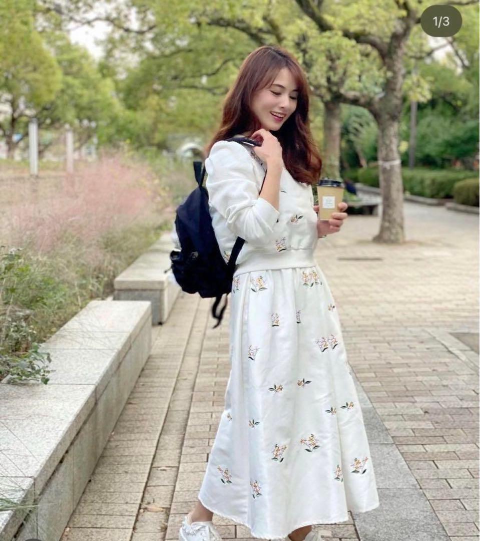 【セットアップ✨】チェスティ　フラワー刺繍　スウェットトップス&フレアスカート