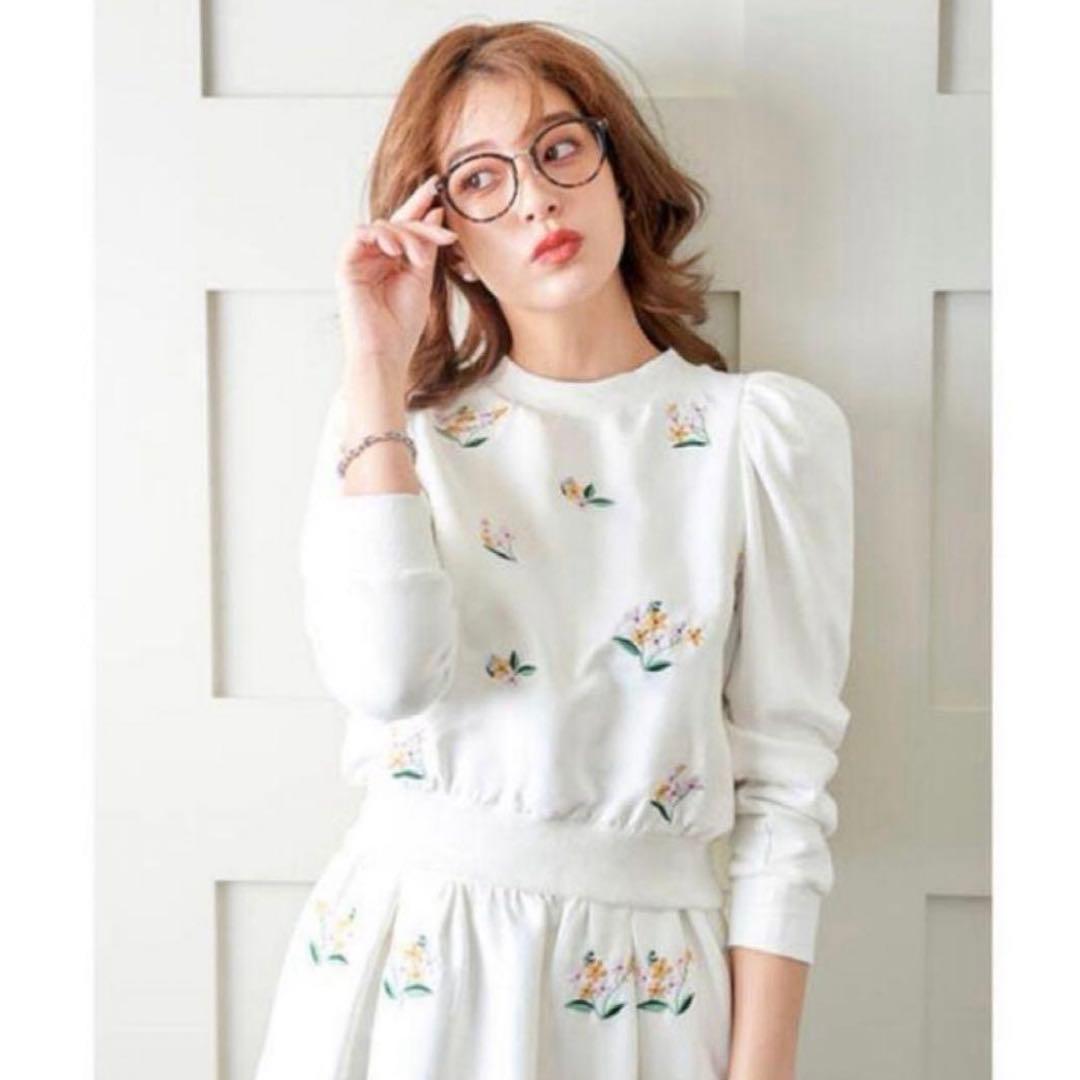 【セットアップ✨】チェスティ　フラワー刺繍　スウェットトップス&フレアスカート