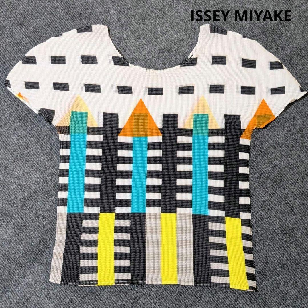 ミーバイイッセイミヤケ 半袖カットソー プリーツ 総柄 幾何学模様